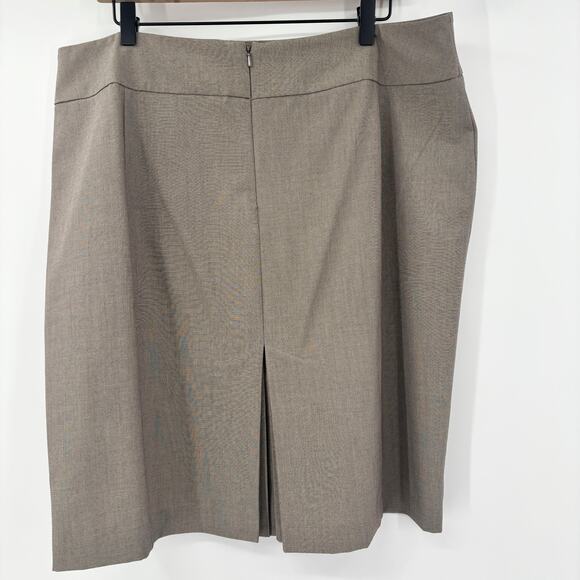 New‎ York & Company Taupe Pencil Skirt Business Casual Career Wear, Size 18 - Picture 2 of 4